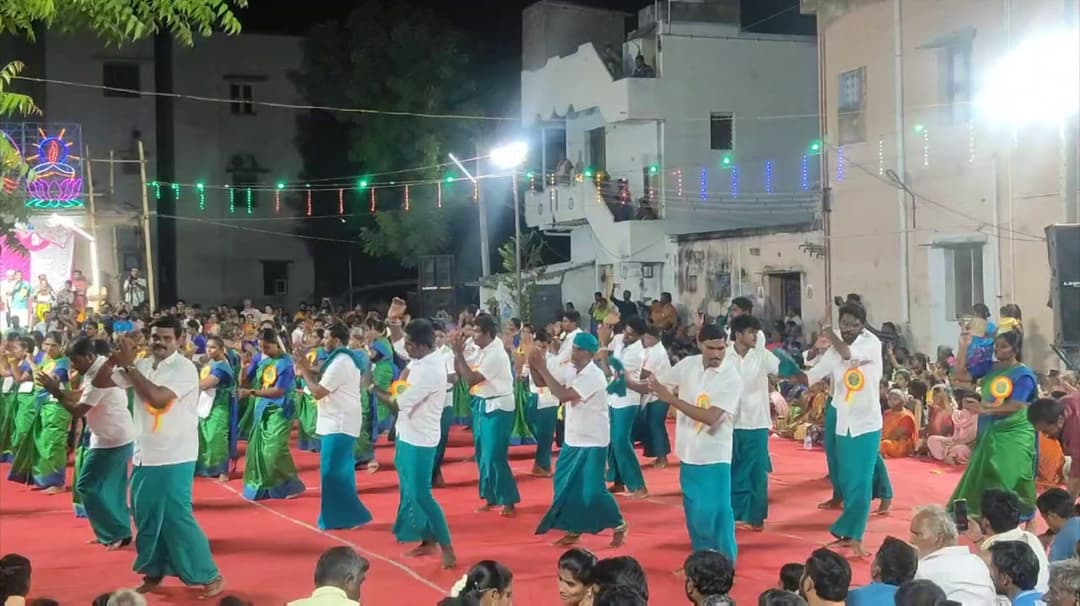 பாண்டிய மண்டலத்தில் அரங்கேற்றிய வள்ளி கும்மியாட்டம்