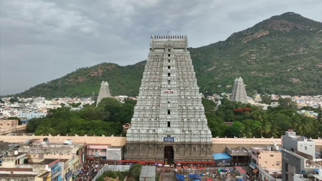 விடுமுறையையொட்டி அண்ணாமலையார் கோயிலில் திரண்ட பக்தர்கள்..
