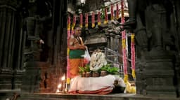 விநாயகர் திருவிழா கொடியேற்றத்துடன் தொடக்கம்..  திரவியங்களால் சிறப்பு அபிஷேகம்