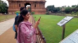 இது நல்லாருக்கே..! தஞ்சை பெரிய கோவிலின் தொன்மையை அறிந்து கொள்ள வாசலில் வைக்கப்பட்ட புதிய டெக்னாலஜி