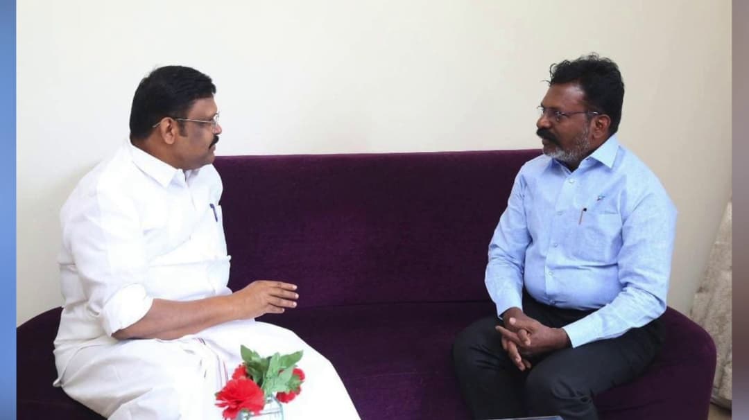 விசிக தலைவர் திருமாவளவனுடன் அதிமுகவின் வைகை செல்வன் சந்திப்பு