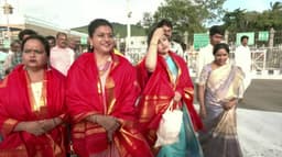 திருப்பதியில் ஏழுமலையான வழிபட்ட முக்கிய பிரமுகர்கள்..