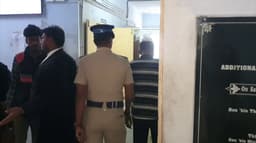கடன் வாங்கிக் கொடுத்த விவகாரத்தில் அண்ணனைக் கொலை செய்த தம்பி