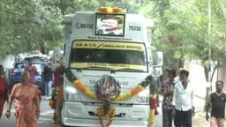 புற்றுநோய் பாதிப்பு காரணமாக உயிரிழந்த நடிகர் மதன் பாப் உடல் தகனம் - திரைத்துறையினர் அஞ்சலி