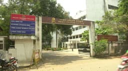 நா.த.க பெண் நிர்வாகியிடம் பணம் பறிக்க முயன்ற மோசடி கும்பல்