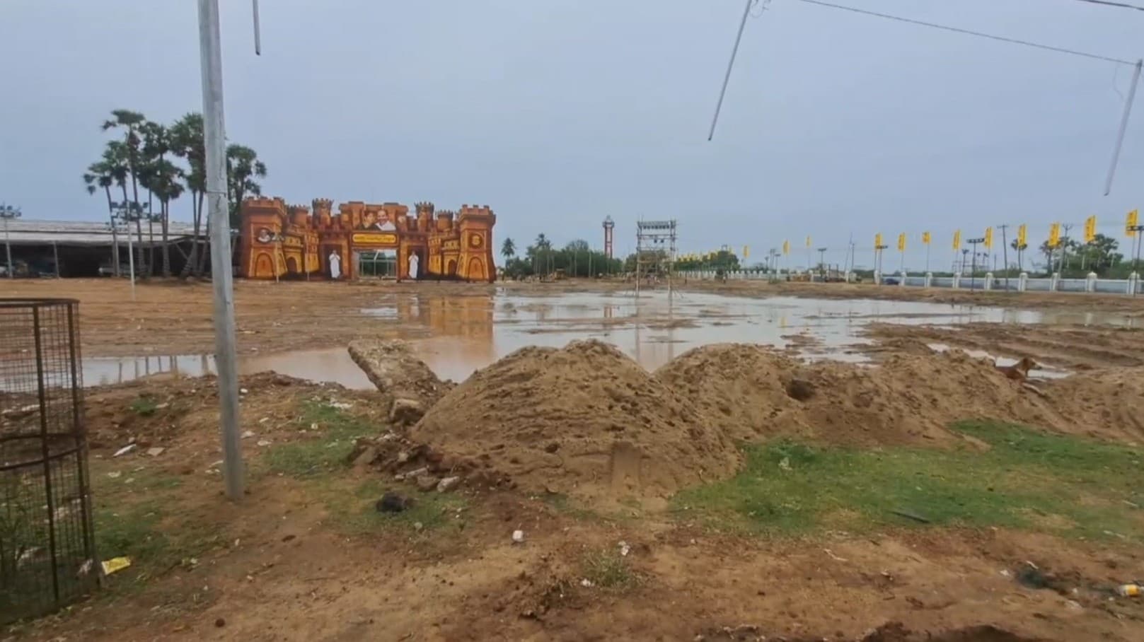 வன்னியர் சங்க மகளிர் மாநாட்டில் பங்கேற்க மருத்துவ உதவிக் குழுவுடன் செல்லும் ராமதாஸ்
